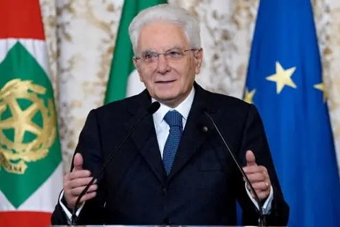 16-11-2022 Roma, Italia\\nPolitica\\nIl Presidente della Repubblica Sergio Mattarella al termine dell\\'incontro con il campione del mondo di MotoGP, Francesco Bagnaia, unitamente a una delegazione della Federazione Motociclistica Italiana e a una delegazione della Ducati, in occasione della vittoria del mondiale.\\n(Foto di Paolo Giandotti - Ufficio per la Stampa e la Comunicazione della Presidenza della Repubblica)\\n\\nDISTRIBUTIO FREE OF CHARGE - NOT FOR SALE