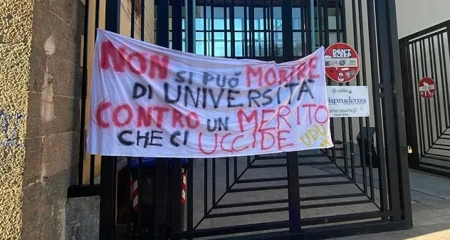 Ragazza suicida in Università a Milano. Udu Sassari: \"Altra vittima di una società ultra-competitiva\"