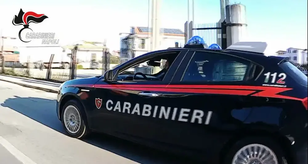 Ancora sangue a Napoli: 33enne crivellato di colpi nella sua auto