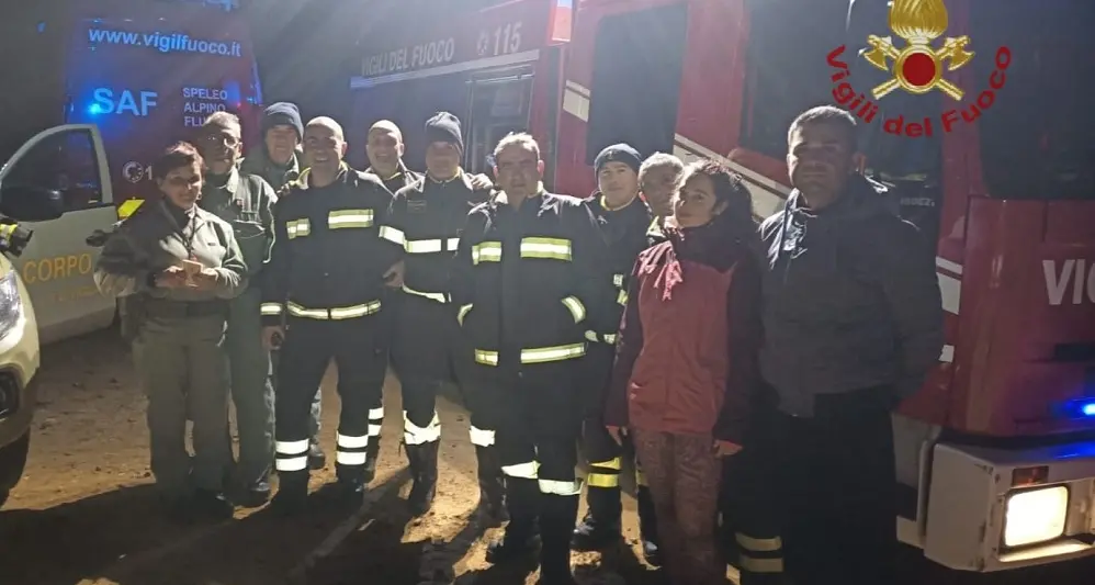 Due ragazzi perdono l'orientamento nelle montagne tra Sarroch e Capoterra, salvati dal 115