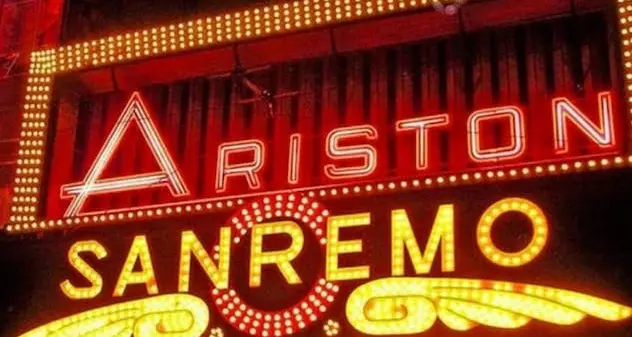 Sanremo. Trovato sospetto pacco bomba vicino al teatro Ariston