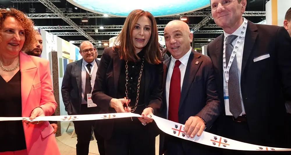 Turismo: Santanché e l'assessore Chessa tagliano il nastro inaugurale dello Stand Sardegna alla BIT di Milano