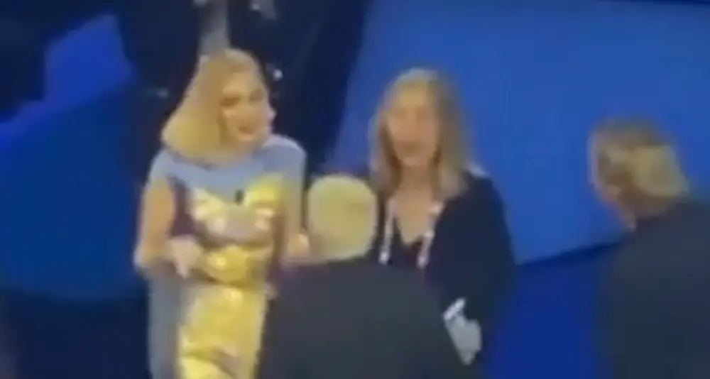 Il dietro le quinte dopo il bacio Chemical-Fedez. E' lite con la Ferragni? | VIDEO