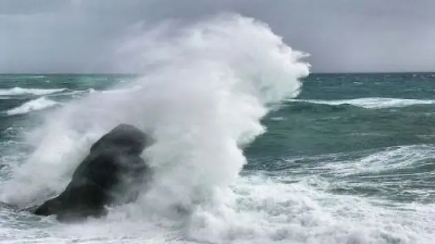 Sardegna sotto l'assedio del Maestrale: attese mareggiate