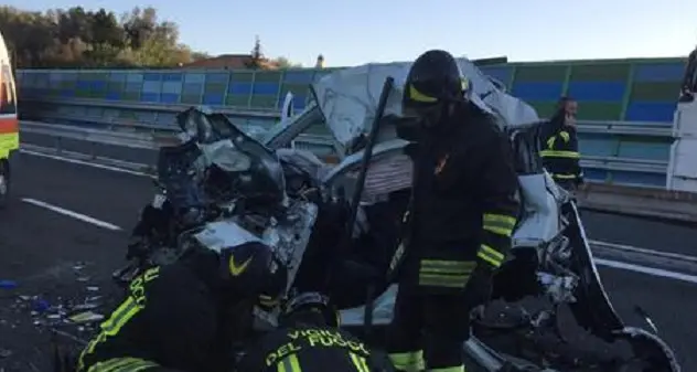 Travolto da un tir: muore 48enne di origini sarde