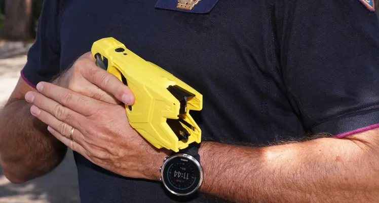 Polizia locale Cagliari, in Consiglio comunale la mozione per dotare gli agenti di taser