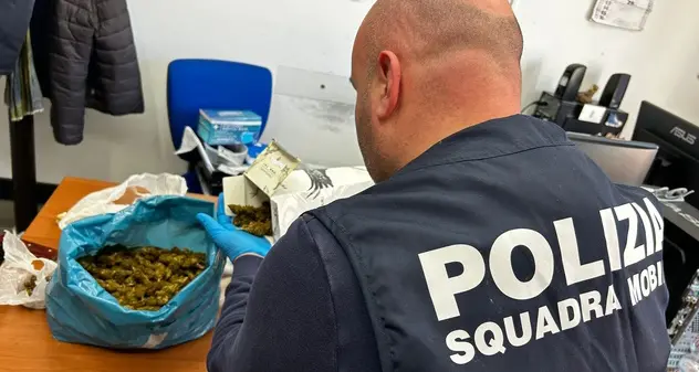 Cagliari, 800 grammi di droga in casa: 39enne arrestato