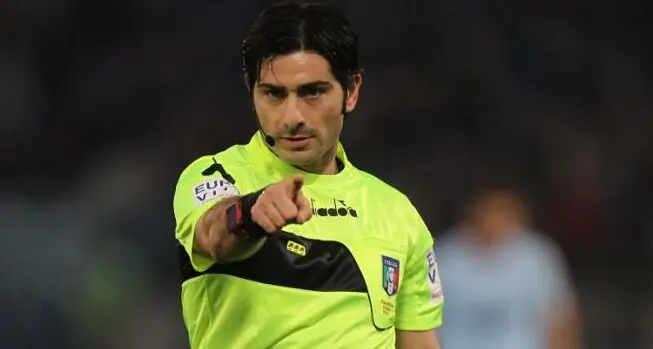 Sputi dei tifosi contro l'arbitro Maresca: 20mila euro di multa al Cagliari Calcio