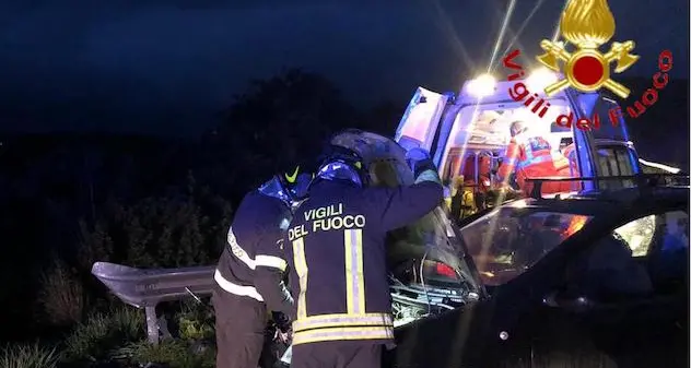 Bottidda. Scontro tra due auto: feriti gli occupanti