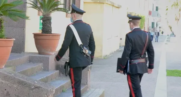 Dolianova. Cambiano serratura in assenza dei proprietari e occupano casa abusivamente