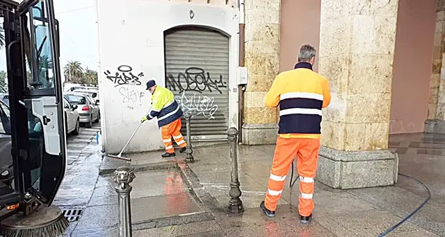 Il Centro sinistra accusa: “Sgombero con idranti, il regalo di Natale del Comune di Cagliari per i senzatetto”