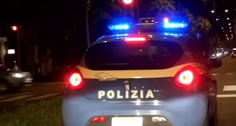 Non si fermano all’alt della polizia: muore un giovane