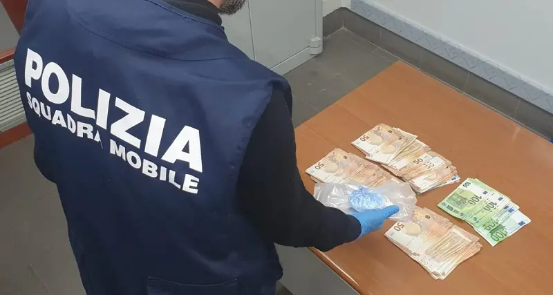 Cagliari: spaccia mentre è ai domiciliari, arrestato un 41enne