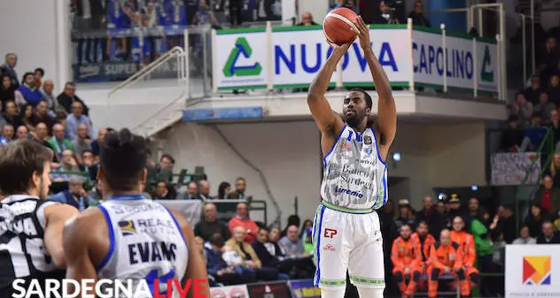 Basket, la Dinamo batte la capolista