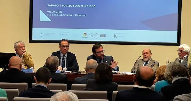 Continuità territoriale. L’assessore Moro: “Subito un patto con la Sicilia”