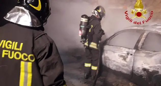 Ollolai. In fiamme l’auto di una donna: non si esclude il dolo
