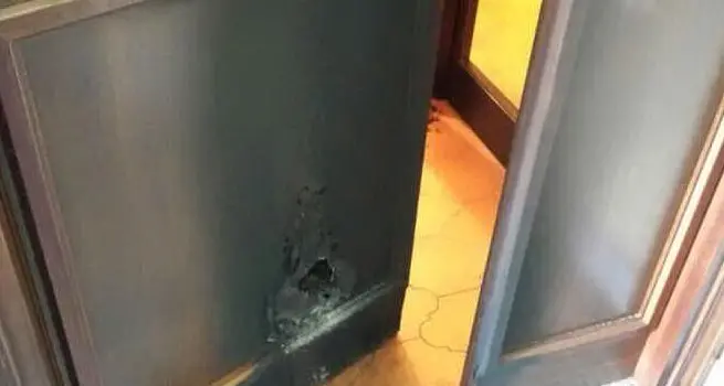Attentato contro l'avvocato di Doddore: \"E' un ex cliente\"
