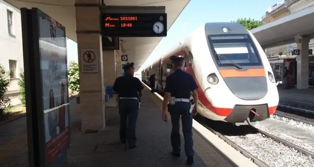 Mille persone controllate, sanzioni e segnalazioni: bilancio della polizia, in ambito ferroviario, nelle feste natalizie