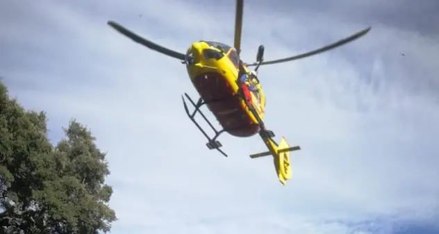 Una donna cade in un pozzo non segnalato a Carbonia