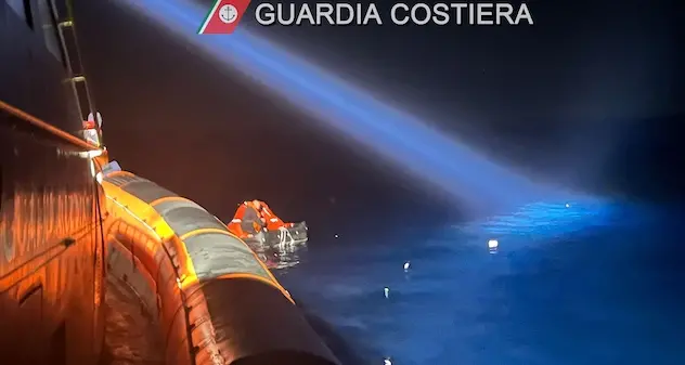 Pescatori in difficoltà soccorsi dalla Guardia Costiera di Cagliari