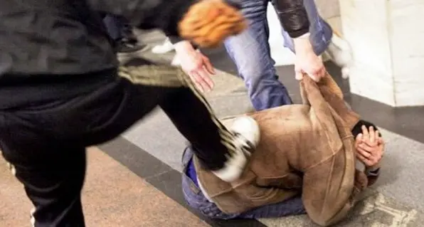 Branco aggredisce con colpi da arti marziali tre minori, 7 denunciati nel Brianzolo