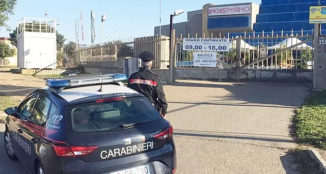 Sorprende il ladro nella sua azienda e viene accoltellato: è’ caccia all’aggressore