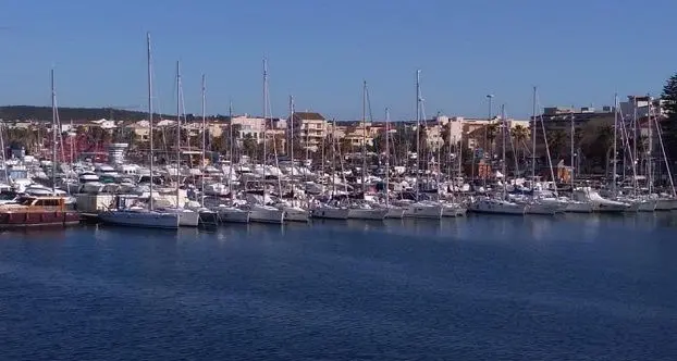 Alghero. Pubblicato il bando per l’occupazione del suolo pubblico per tavoli, sedie ed ecobox