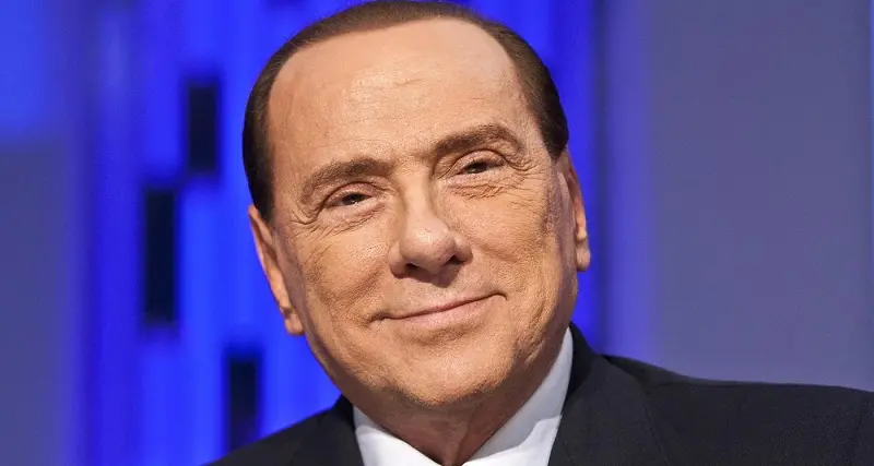 Berlusconi lascia l'ospedale San Raffaele, con lui la compagna Marta Fascina