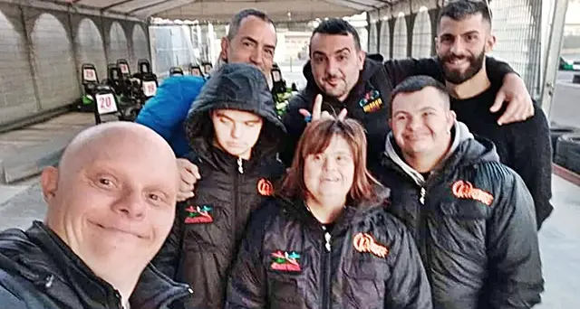 Go Kart, che passione: i “ragazzi speciali” della Olimpia Onlus guidano i mini bolidi. Carlo Mascia: “L’handicap non ferma la loro voglia di vivere”