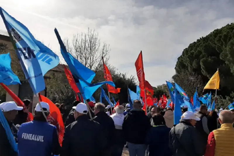 Corteo si cgil cisl e uil nel parco di Molentargius