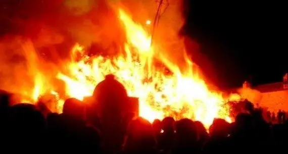 Olmedo. Si rinnova il rito di Sant´Antoni ´e su Fogu