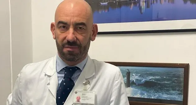 Covid, Bassetti: \"Scortato a lezione. Ai no-vax dico fatevi una vita\"