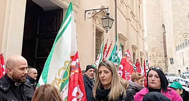 Dramma dei lavoratori delle pulizie degli appalti pubblici. Monica Porcedda, Cisl: “Stipendi sempre in ritardo, pronti ad incrociare le braccia ovunque”