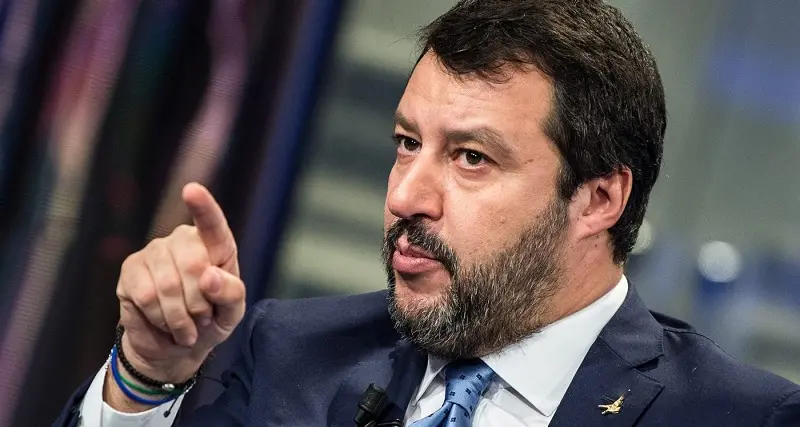 Strade, Salvini: \"Per comportamenti imprudenti, la patente non la vedi più\"