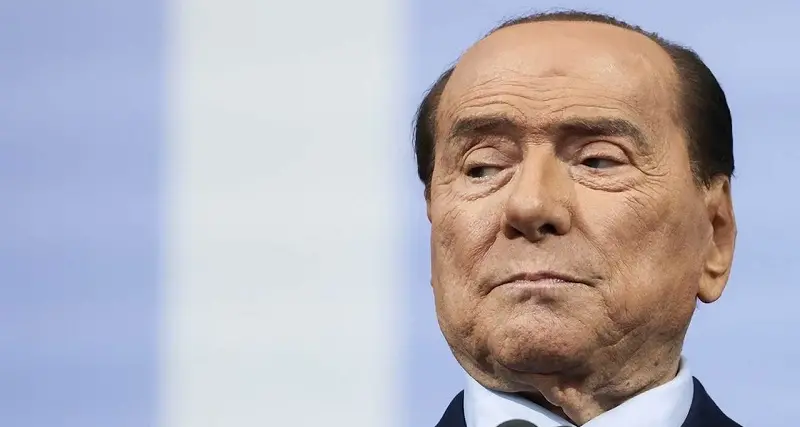 Berlusconi al telefono: \"E' dura ma ce la farò anche questa volta\"