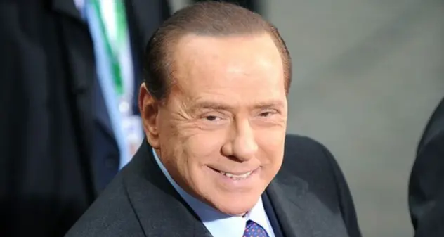 Berlusconi ricoverato, terza notte in terapia intensiva