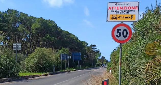 Troppi incidenti, nelle strade della Nurra installati i cartelli “salva ciclisti”