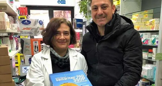Arbatax. I farmacisti donano un defibrillatore alla società di pallavolo