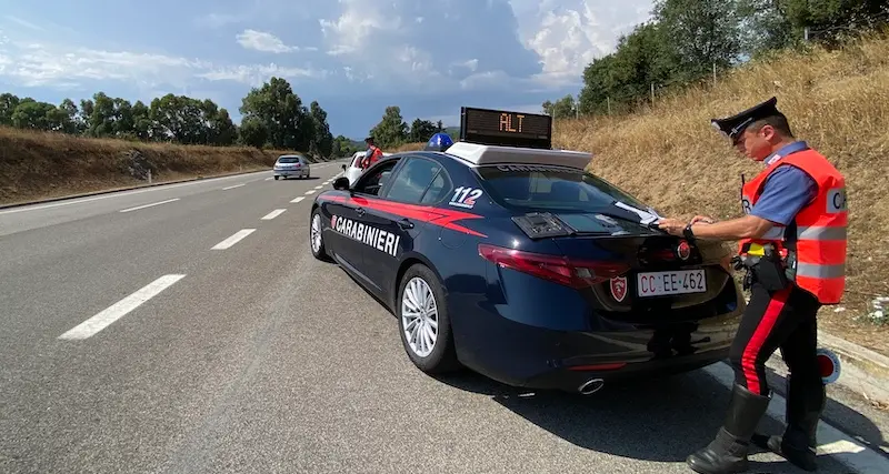 Nuoro, controlli dei Carabinieri durante le festività: sanzioni e denunce