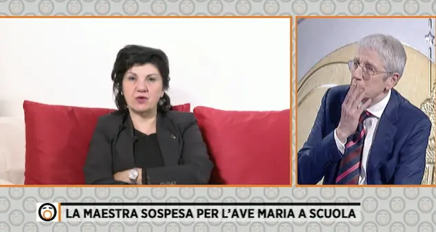 Maestra sospesa, la petizione arriva a quasi 75mila firme