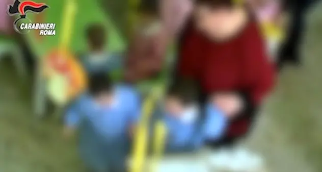 Nuovo caso di maltrattamenti in un asilo: arrestate due maestre