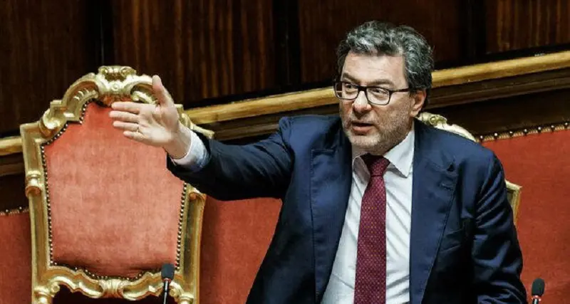 Denatalità, l'idea di Giorgetti: \"Zero tasse a chi fa più figli\"