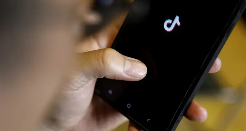 \"Sfida\" con farmaci su TikTok: muore un tredicenne in Ohio