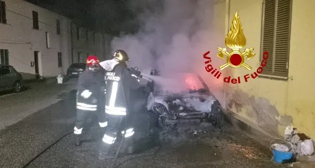 Auto a fuoco ad Abbasanta