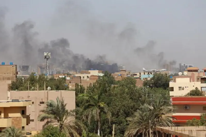 Smoke rises over the city during ongoing fighting between the Sudanese army and paramilitaries of the Rapid Support Forces (RSF) in Khartoum, Sudan, 19 April 2023. A power struggle erupted since 15 April between the Sudanese army led by army Chief General Abdel Fattah al-Burhan and the paramilitaries of the Rapid Support Forces (RSF) led by General Mohamed Hamdan Dagalo, resulting in at least 200 deaths according to doctors\\' association in Sudan.  ANSA/STRINGER