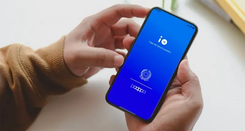 Patente, tessera sanitaria e tessera elettorale sull'App IO entro l'anno