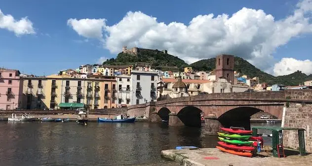 È morta la ragazza precipitata da un terrazzo a Bosa