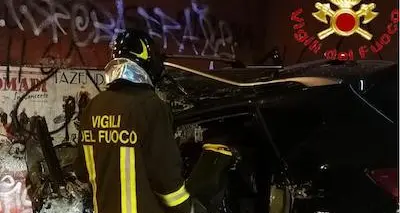 Schianto in galleria: inutili i soccorsi per un 23enne di Illorai