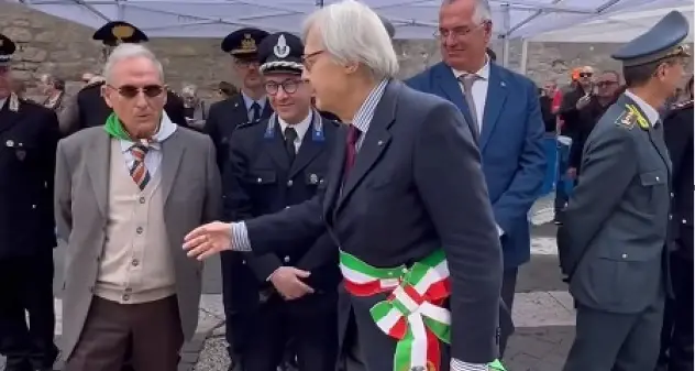 25 aprile, niente mano a Sgarbi: parla il presidente Anpi Viterbo