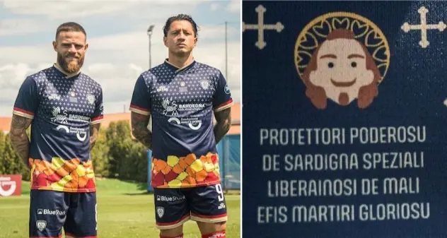 Cagliari in campo con una maglia dedicata a Sant’Efisio